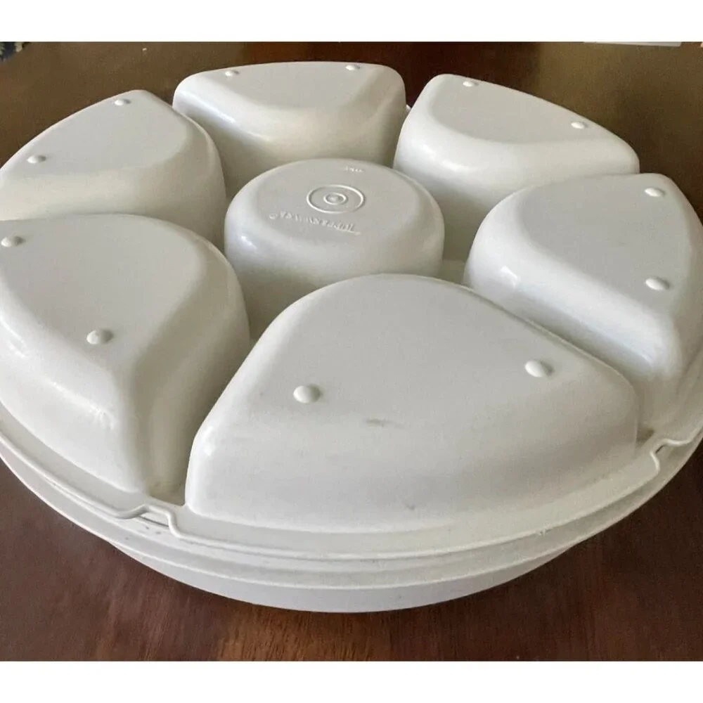 Vintage Tupperware Divided Vegetable Relish Chip & Dip Serving Tray Lid Dip Bowl